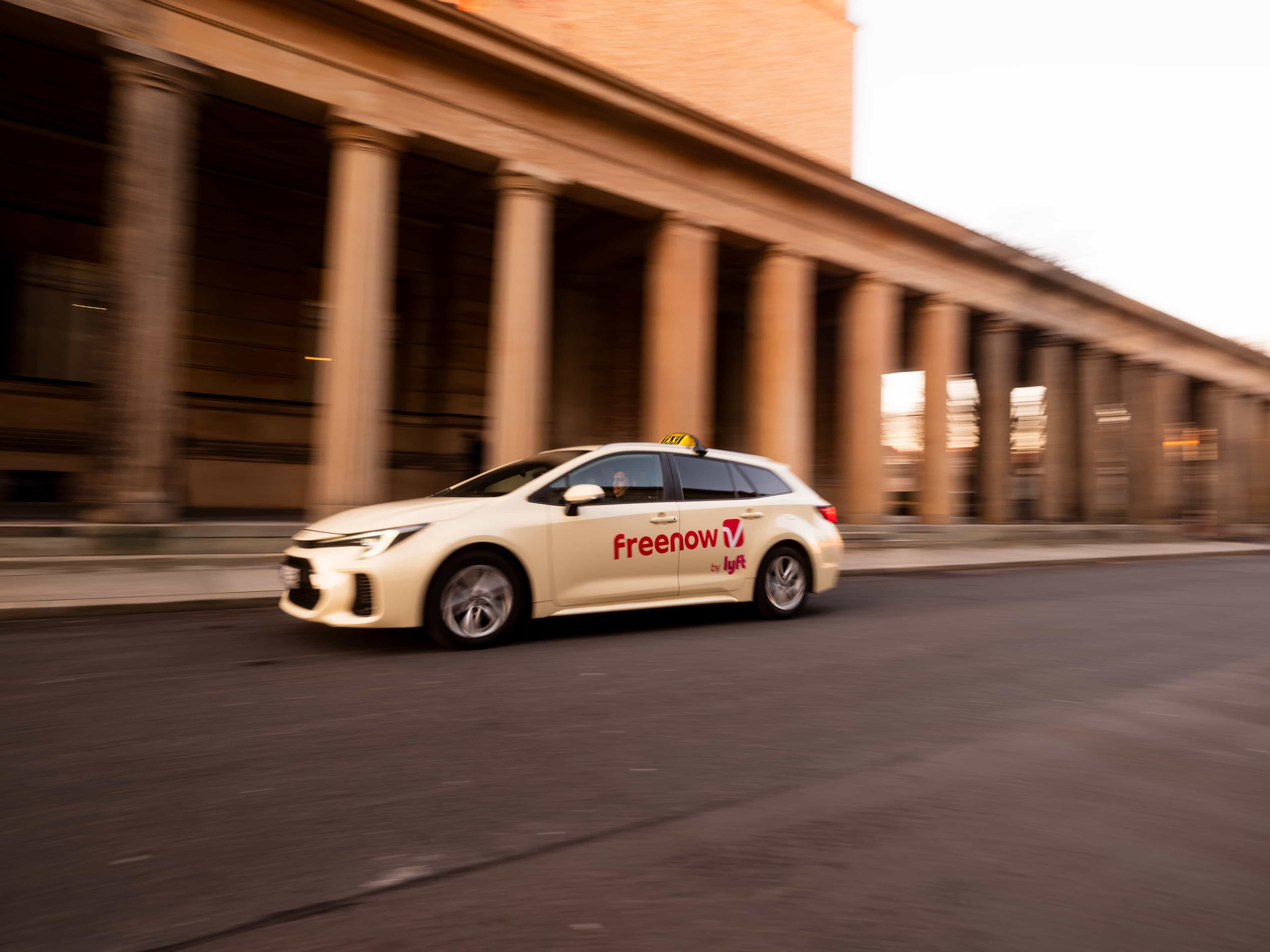 DE Taxi Freenow by Lyft